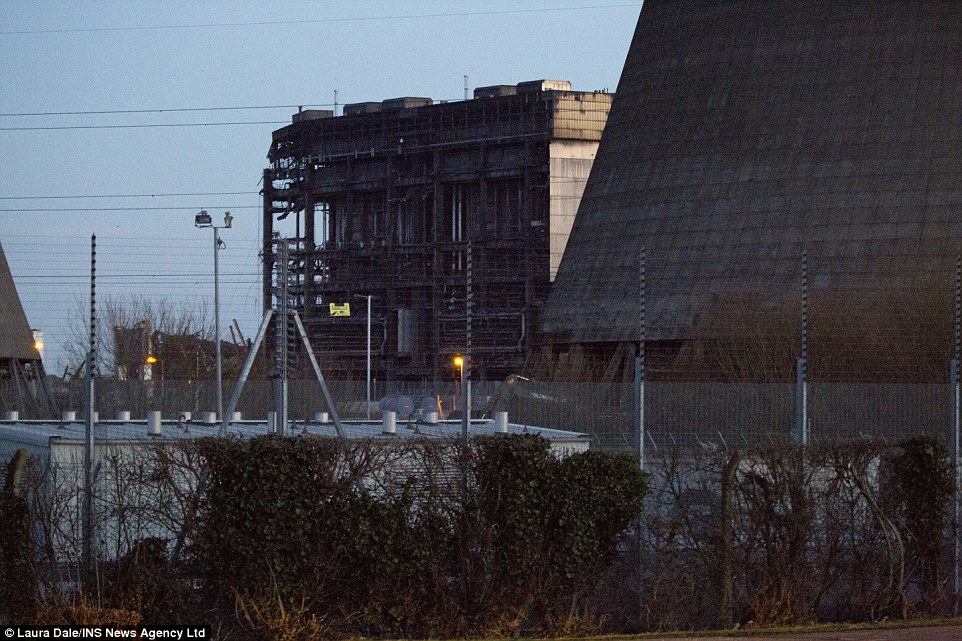 Explosi&oacute;n en central el&eacute;ctrica de Didcot, cerca de Oxford, Inglaterra.